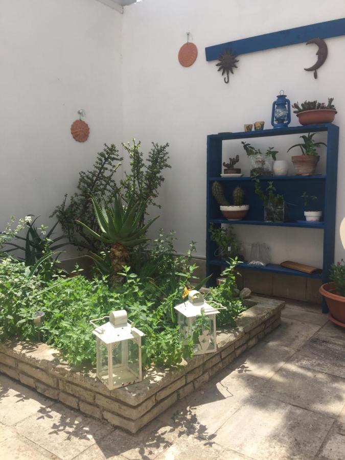 A Casa Di Gio Bed & Breakfast Lecce Bagian luar foto